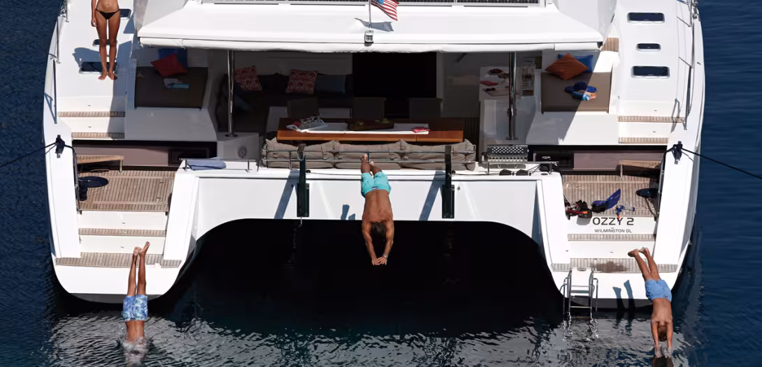 Whatever your ensign (here the American ensign) it is easy to sail in Europe, even if you have bought your boat new. You just have to respect certain rules! (photo: Fountaine Pajot - Jacques Vapillon).