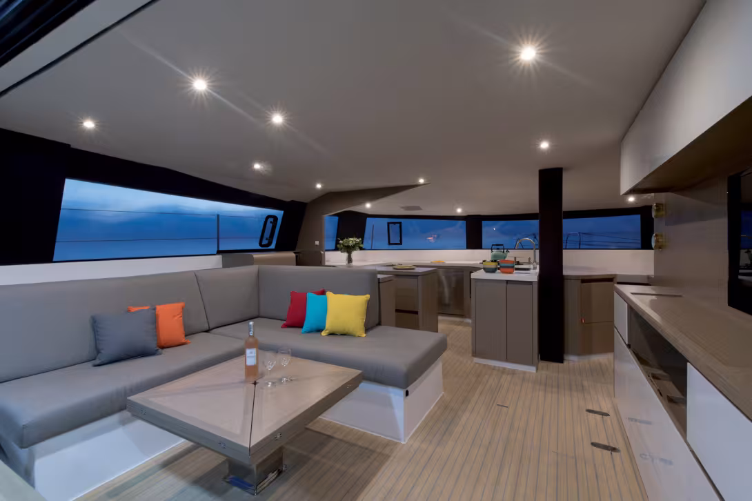 Les volumes considérables sont mis en valeur par une belle qualité de fabrication et un design tendance.