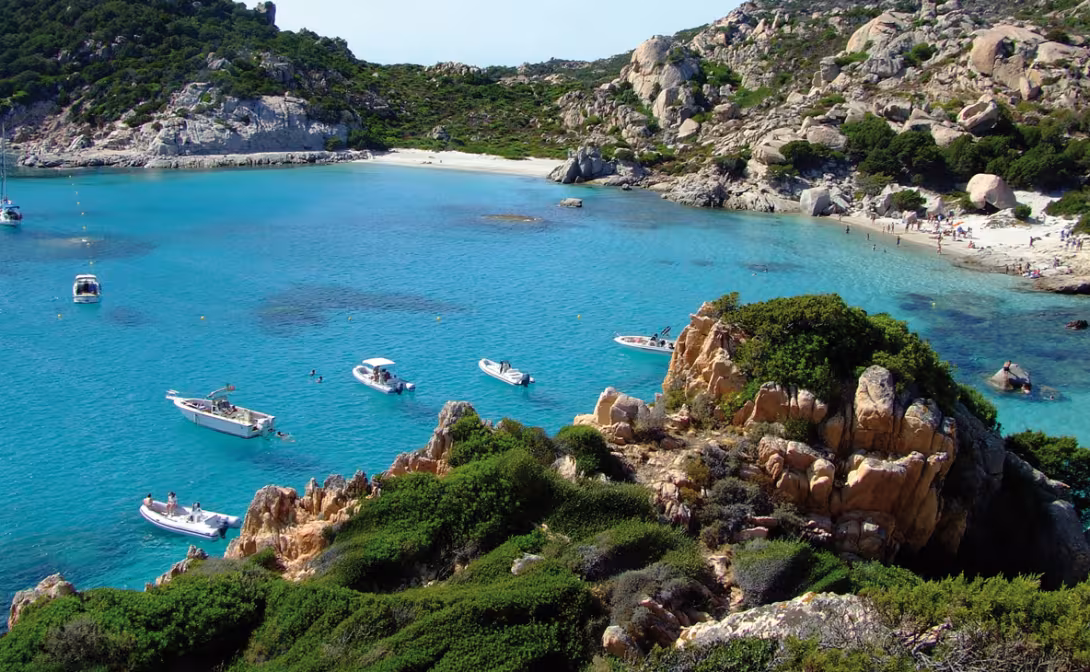 Avec 1850 km de côtes, ce ne sont pas les mouillages qui manquent !