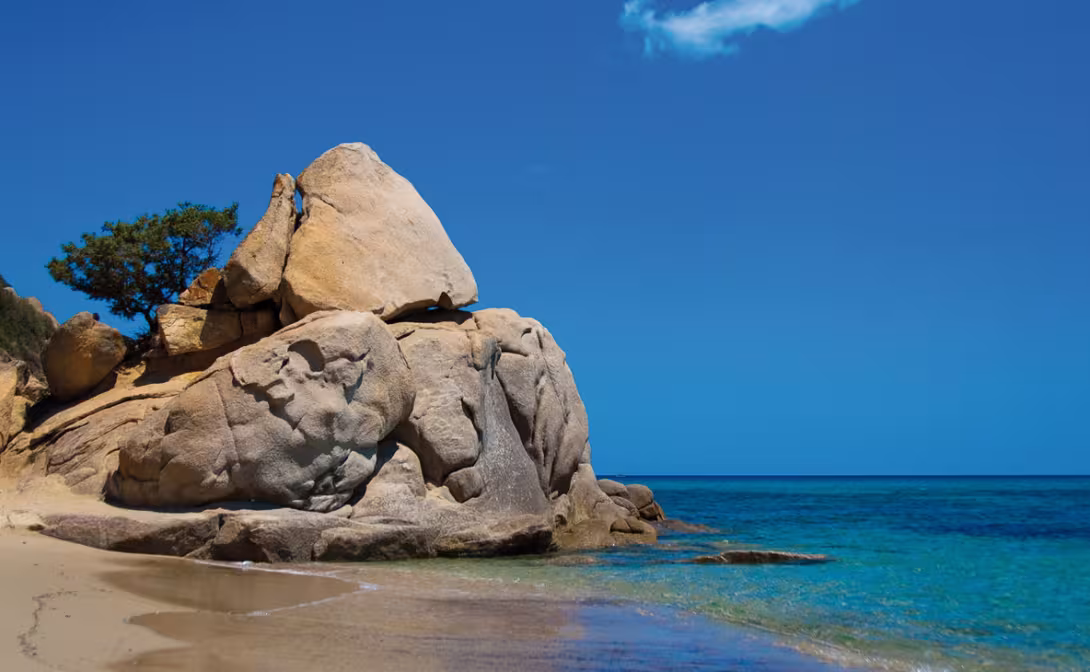 Le couleur de l'eau et les rochers vous font penser aux légendaires Baths des BVI ? Raté, vous êtes en Sardaigne !