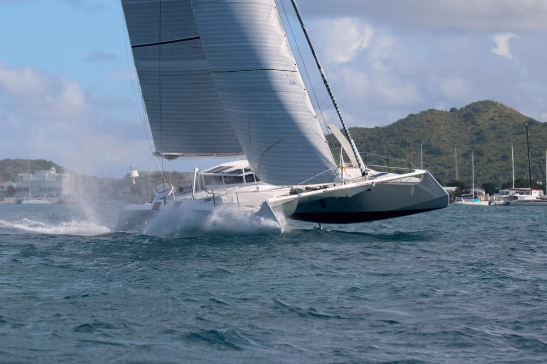 Fujin, a 53-foot catamaran with curious-looking bows, won easily on all the courses. This multihull set the time for the Around Saba Dash: the 52-mile route was covered in 3h, 21m and 35s.