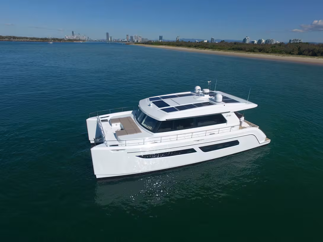 Elégant et capable de se contenter d’une consommation de 2 l/mille à 8 nœuds, l’Iliad 53S a fait sa première apparition publique en Australie en mai dernier. 