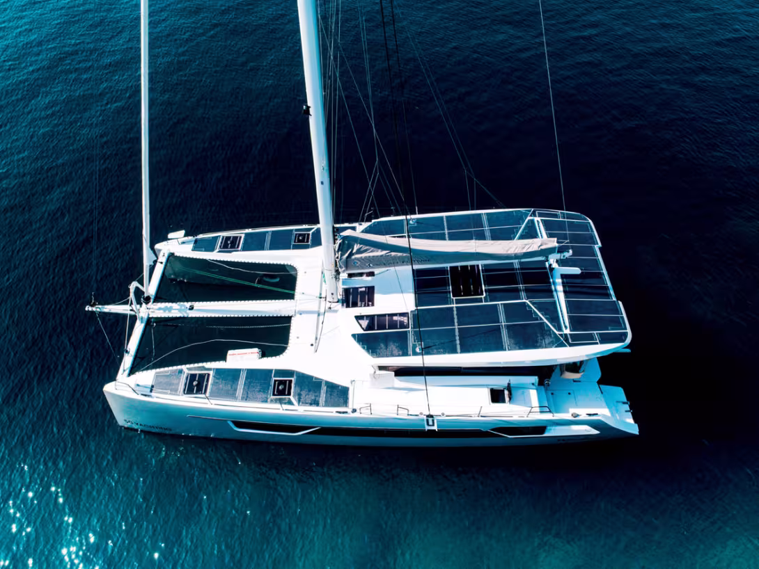 La surface de panneaux solaires sur le New 50 a presque été doublée. On passe de 3,3 à 5,7 kWc.