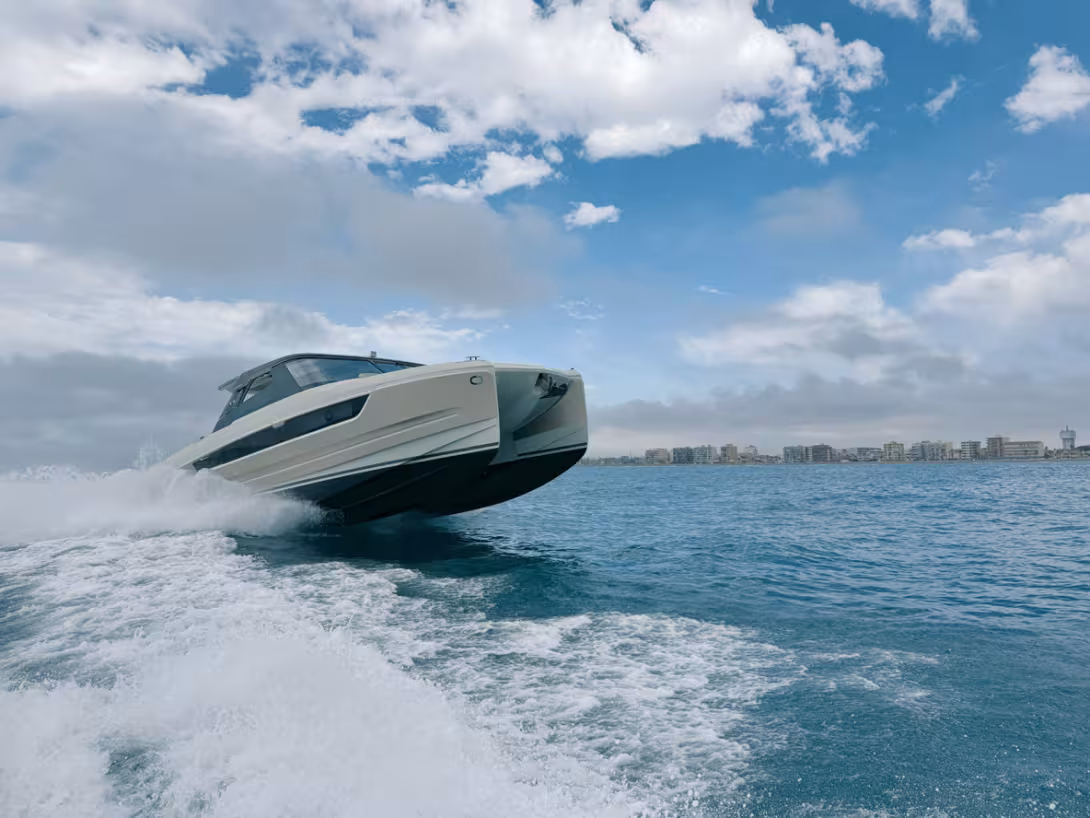 Quel que soit l’état de la mer, le Yot passe toujours en souplesse et sans taper.