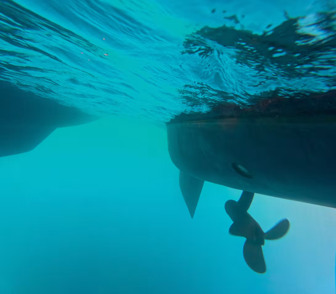 Les moteurs de 25 kW sont intégrés dans des pods externes.