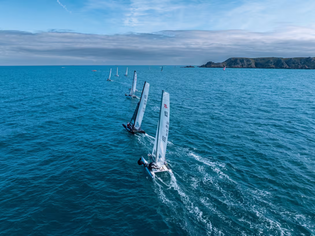 Les 19 catamarans F18 classés ont bénéficié de conditions météo optimales sur les 175 milles que totalisaient les parcours.