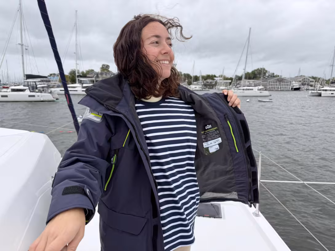 La veste OS2 Offshore 50ème anniversaire edition limitée que Gill a offert à l’équipe de Multicoques Mag.