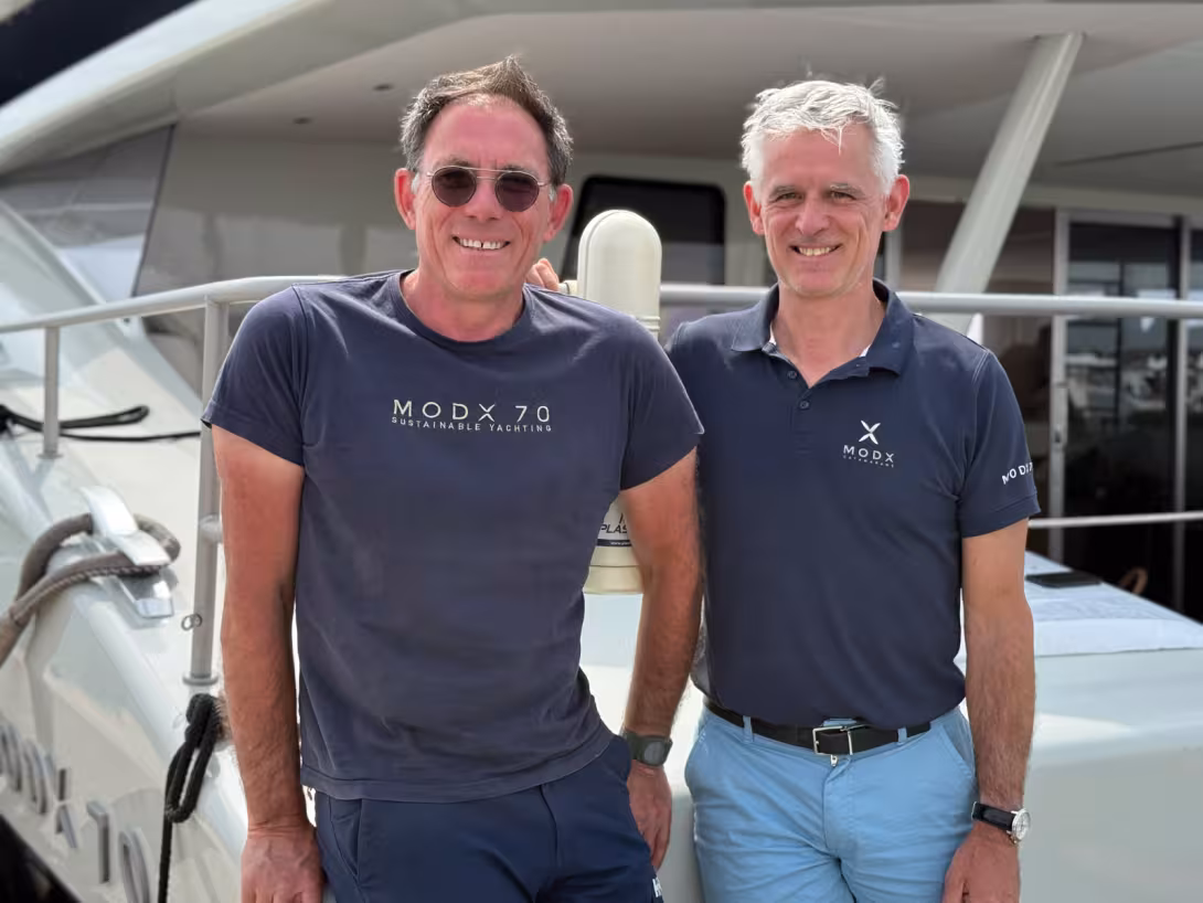 A gauche, Franck David ; à droite, Jean Guyon. Leur point commun ?
Ils partagent le même ancrage à la commune de l’Île-d’Arz. Et c’est donc là, au milieu du golfe du Morbihan, que tout a commencé.